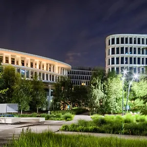 Sound Garden Airport Hotel Varšava